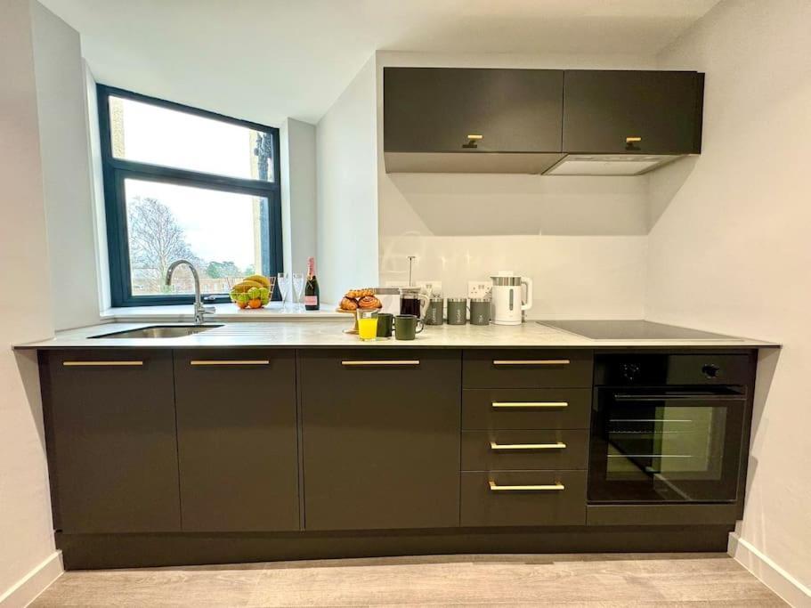 Bournemouth Getaway: 3Br Apartment Near Beach Exteriér fotografie